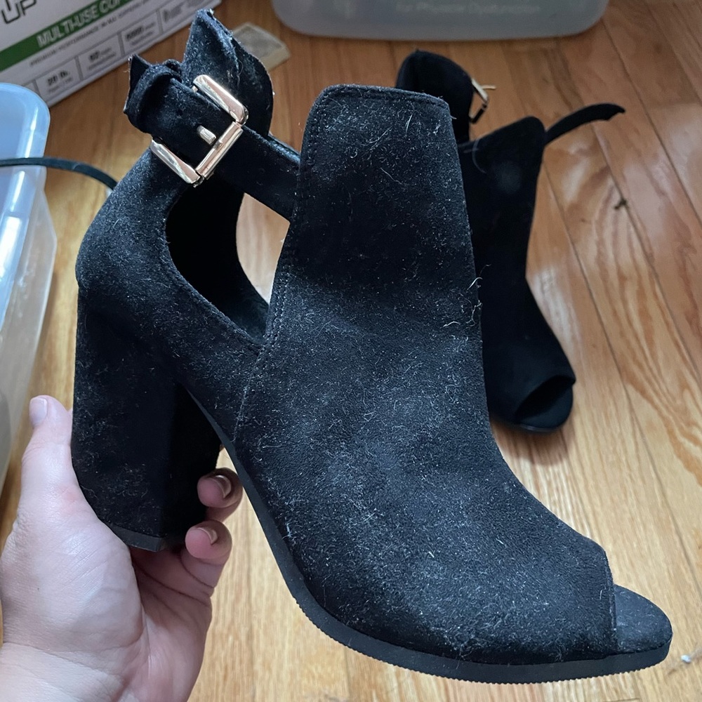 Open toe heals with buckles